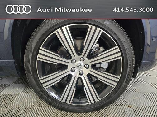 2024 Volvo XC90 Recharge Plug-In Hybrid T8 Ultimate Bright Theme 7-Seater