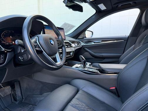 2023 BMW 530 i xDrive