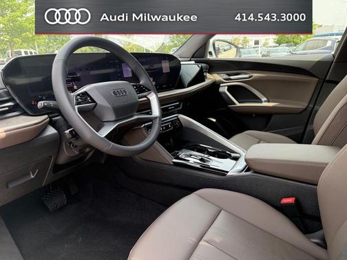 Glacier White Metallic 2026 Audi Q5 Premium TFSI quattro S tronic