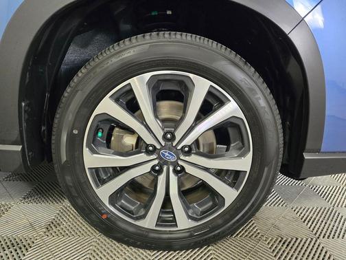 Horizon Blue Pearl 2023 Subaru Forester Limited