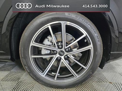 Mythos Black Metallic 2026 Audi Q5 Sportback Prestige TFSI quattro S tronic