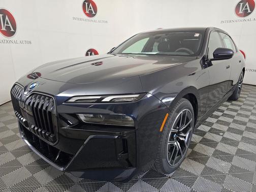 Carbon Black Metallic 2026 BMW i7 xDrive60