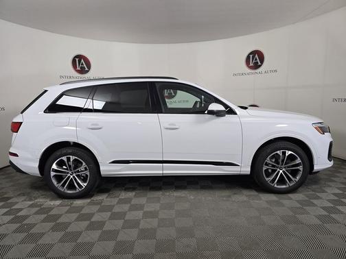 2026 Audi Q7 45 Premium Plus