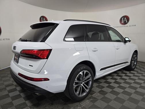 2026 Audi Q7 45 Premium Plus