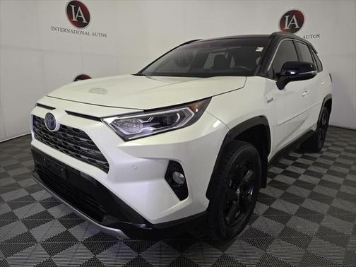 2020 Toyota RAV4 Hybrid SE