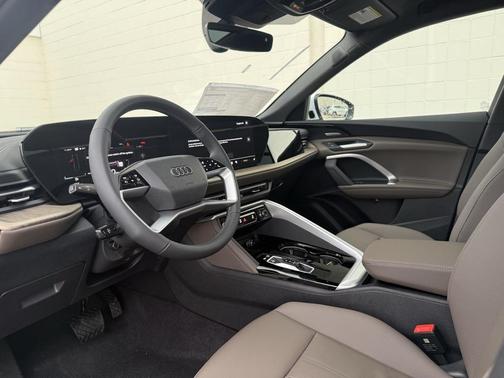 2025 Audi Q5 Premium Plus TFSI quattro S tronic