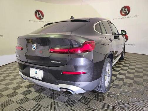 2023 BMW X4 xDrive30i