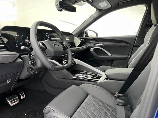 2025 Audi SQ5 3.0T Premium Plus