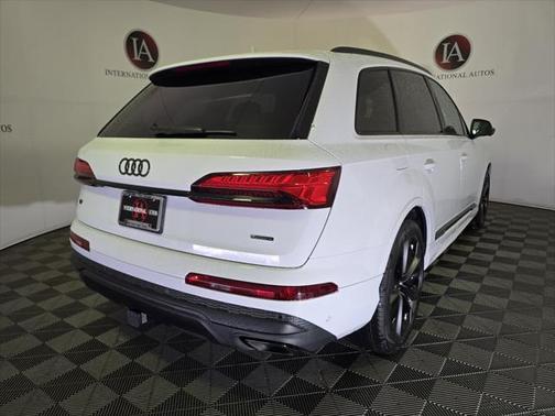 2025 Audi Q7 55 Prestige