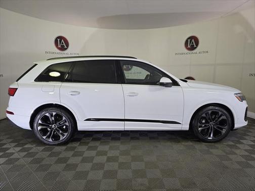 2025 Audi Q7 55 Prestige