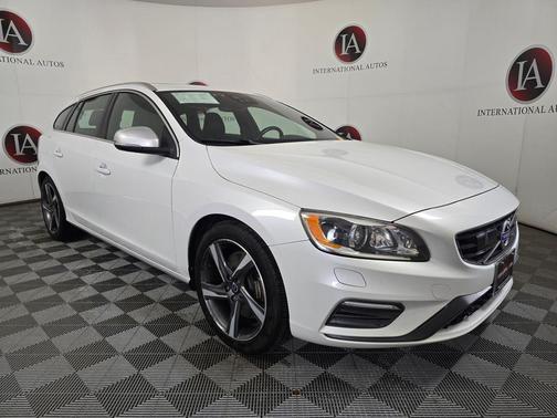 2015 Volvo V60 T6 R-Design Platinum