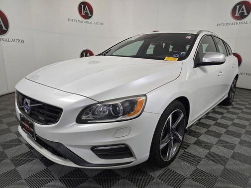 2015 Volvo V60 T6 R-Design Platinum