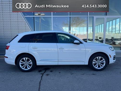 Carrara White 2019 Audi Q7 55 Premium