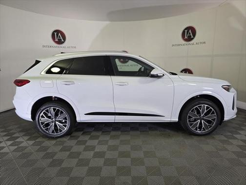 2025 Audi Q5 Premium Plus