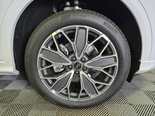 2025 Audi Q5 Premium Plus