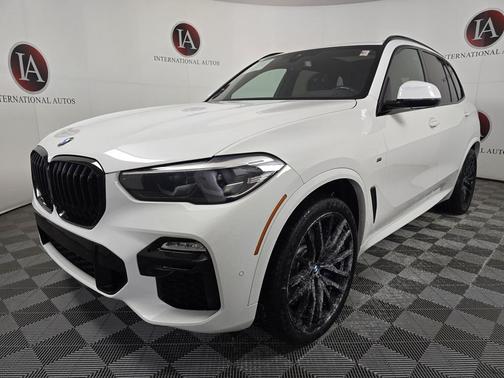 2021 BMW X5 M50i