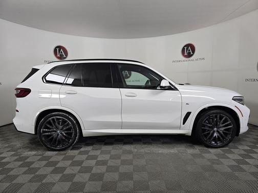 2021 BMW X5 M50i