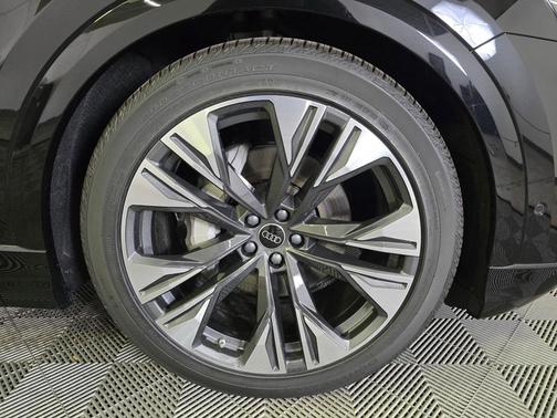 2026 Audi Q8 55 Premium Plus