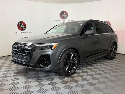 Daytona Gray Pearl Effect 2026 Audi Q7 55 Prestige