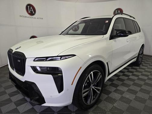 2025 BMW X7 M60i