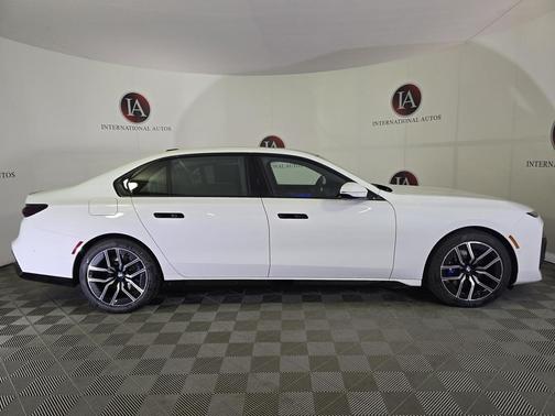 Alpine White 2025 BMW 760 xDrive