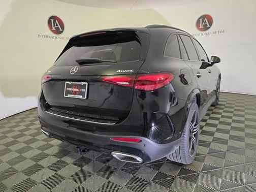 2025 Mercedes-Benz GLC 300 4MATIC