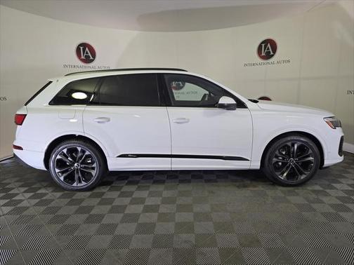 2025 Audi Q7 55 Premium Plus