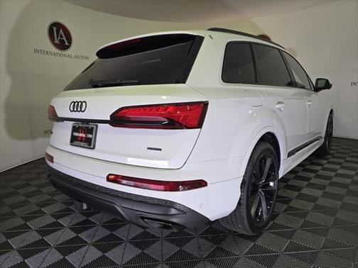 2025 Audi Q7 55 Premium Plus