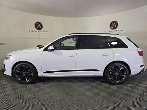 2025 Audi Q7 55 Premium Plus