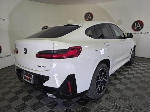 2025 BMW X4 xDrive30i