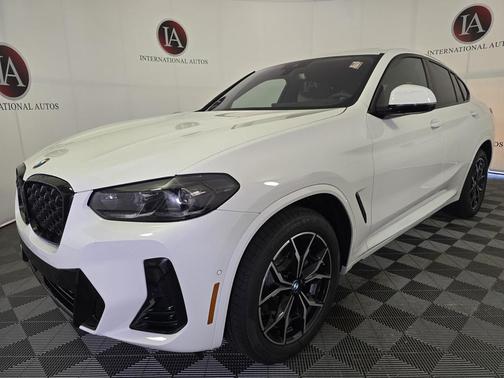 2025 BMW X4 xDrive30i