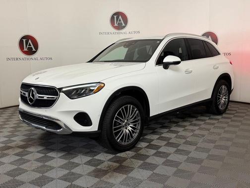 White 2025 Mercedes-Benz GLC 300 4MATIC