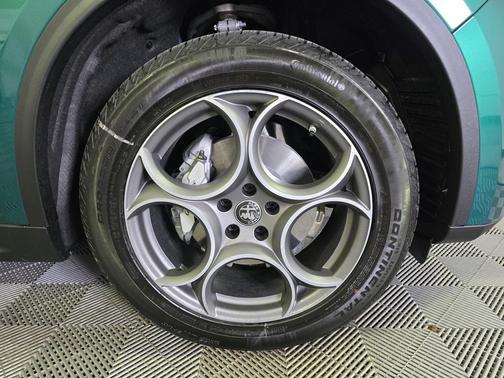 2025 Alfa Romeo Stelvio Sprint AWD