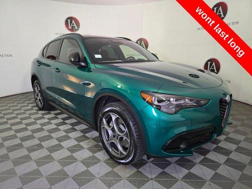 Verde Fangio Metallic 2025 Alfa Romeo Stelvio Sprint AWD