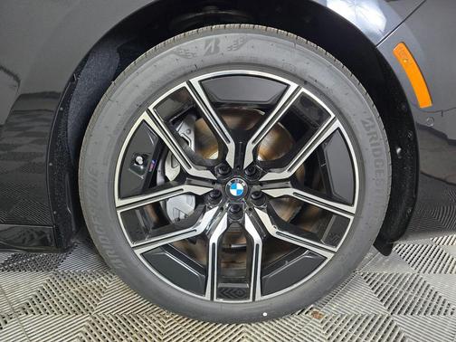 Black Sapphire Metallic 2026 BMW 740 xDrive