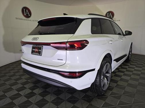 2025 Audi Q6 e-tron Premium Plus quattro