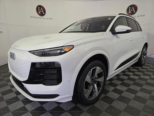 2025 Audi Q6 e-tron Premium Plus quattro