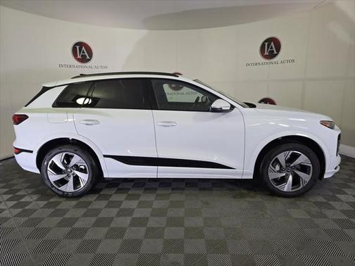 2025 Audi Q6 e-tron Premium Plus quattro