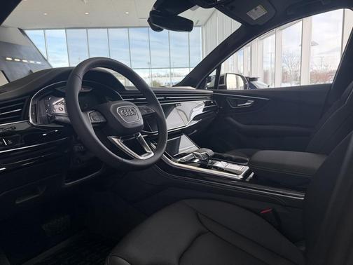 2026 Audi Q7 55 Premium Plus