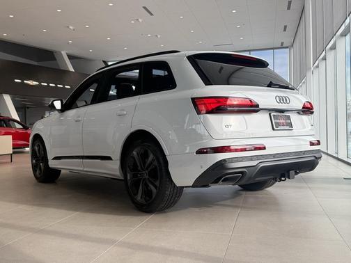 2026 Audi Q7 55 Premium Plus