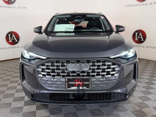 Tambora Gray Metallic 2026 Audi Q5 Premium TFSI quattro S tronic