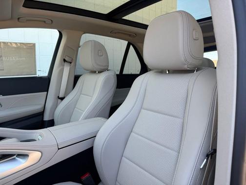 Obsidian Black Metallic 2026 Mercedes-Benz GLE 450 4MATIC