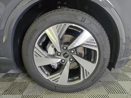 2025 Audi Q6 e-tron Prestige quattro