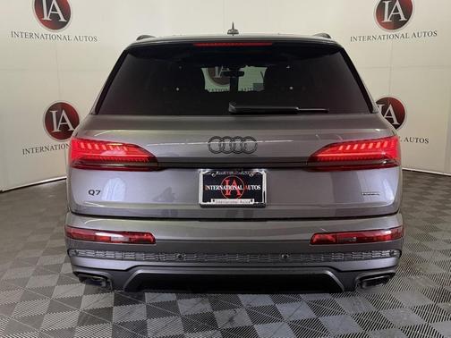 2026 Audi Q7 45 Premium