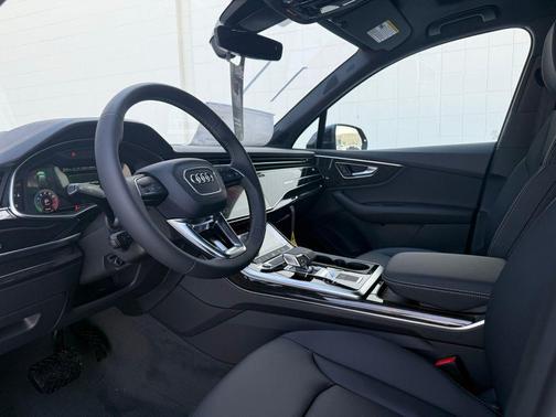 2026 Audi Q7 45 Premium