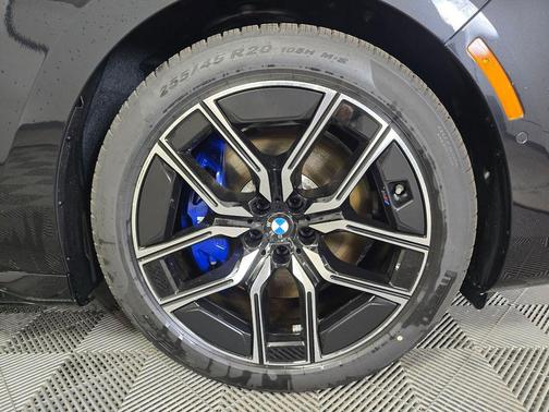 Black Sapphire Metallic 2026 BMW 740 xDrive