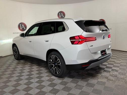 Mineral White Metallic 2026 BMW X3 30 xDrive
