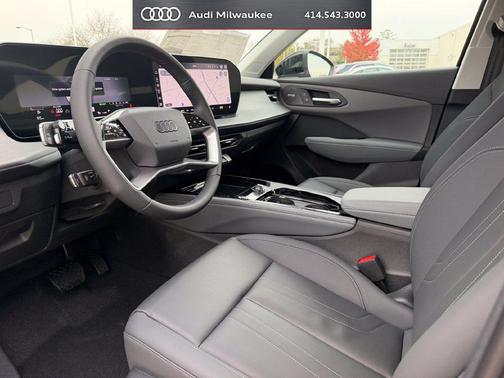 Mythos Black Metallic 2026 Audi Q3 TFSI quattro S tronic