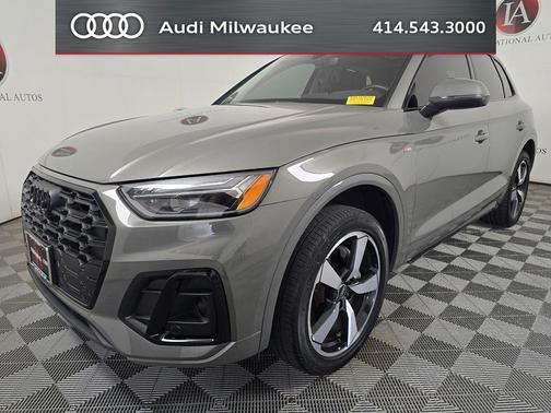 Chronos Gray Metallic 2023 Audi Q5 45 S line Premium Plus