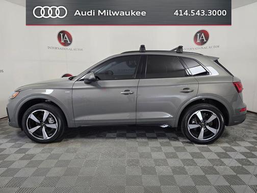 Chronos Gray Metallic 2023 Audi Q5 45 S line Premium Plus